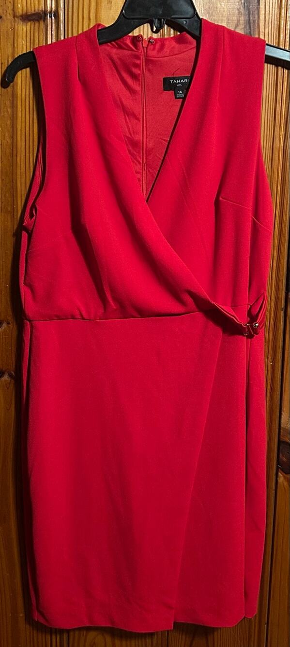 Tahari red sleeveless faux wrap sheath dress Women’s 14 knee length Christmas